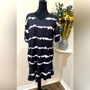 Alaster Queen Dark Gray and White Tie dye Dress 2 pockets short sleeve: Medium